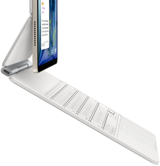 iPad Air, kleur Sterrenlicht, bevestigd aan Magic Keyboard, kleur wit, zijkant